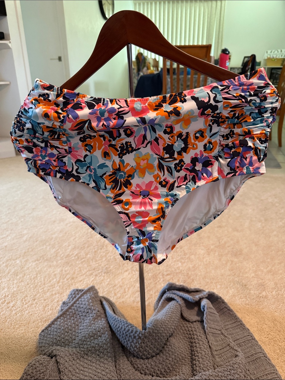 NWOT Wm’s XL Anne Cole Vibrant Floral Colors w/Side Ruching High Waisted.